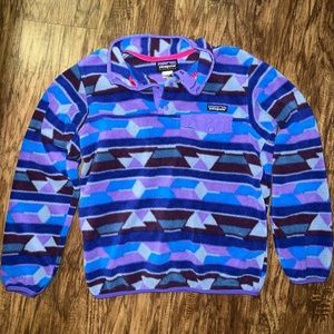 colorful patagonia jacket 💙💜